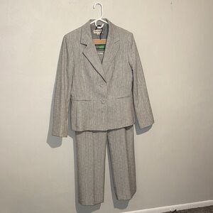 Evan Picone Classic Gray Pantsuit NWT